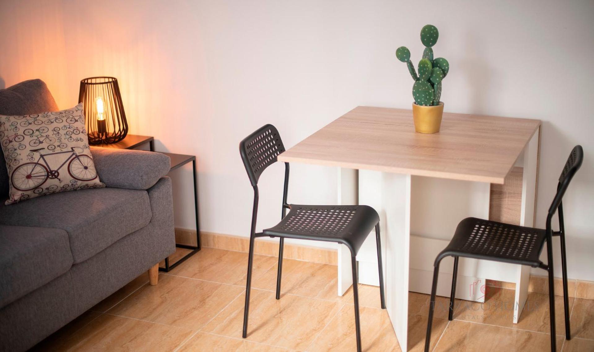 Tarracohomes-th08 Con Patio Privado En El Centro De Apartamento Tarragona